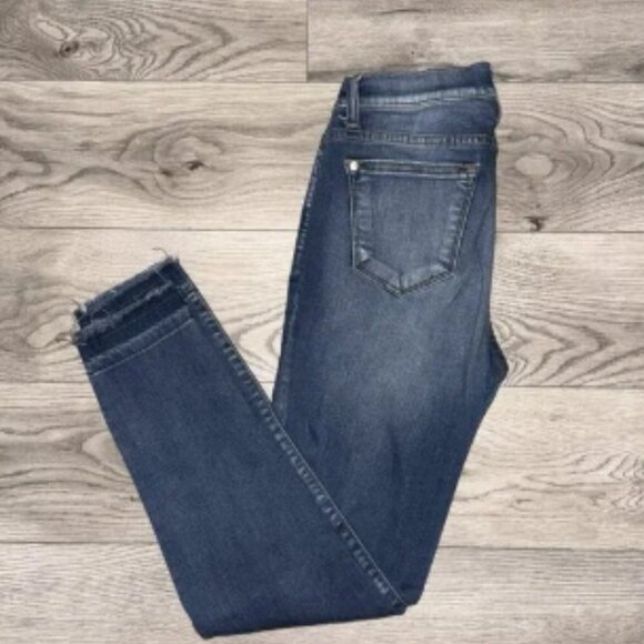 Judy Blue Low Rise Distressed Raw Hem Skinny Fit Jeans Faded Medium Wash Sz 9/29 - Picture 2 of 5